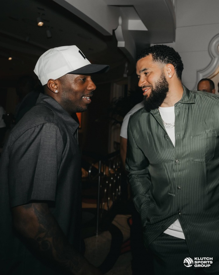 新任球员工会主席就是有范！范乔丹晒照：Klutch Sports赌城派对